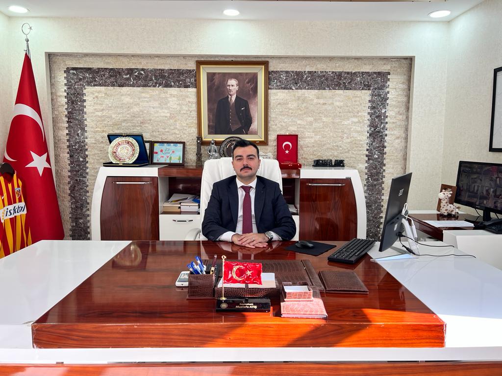 24.08.2023 tarihli Cumhurbaşkanlığı Kararnamesi ile İlçemize Atanan Sayın Kaymakamımız Mustafa ATIŞ Görevine Başladı.